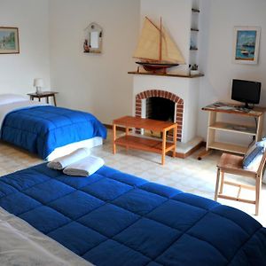 One-Bedroom Apartment Sea View