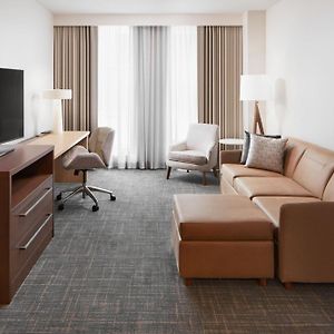 One-Bedroom Queen Suite Sofa Bed City View Hearing Accessible