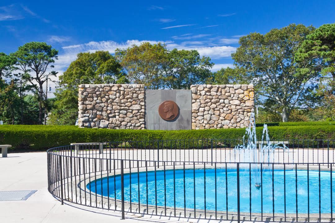 John F. Kennedy Memorial Plaza