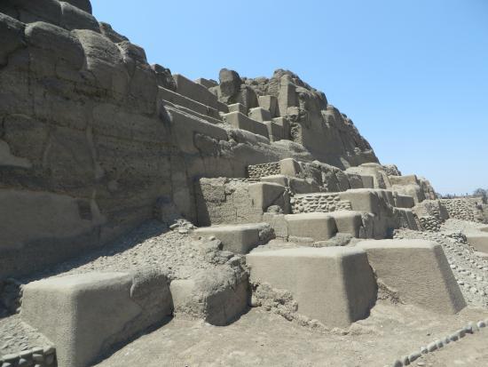 Piramide funeraria menor