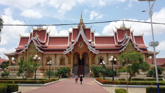 Wat That Luang Neua