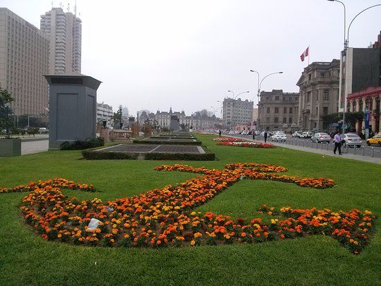 Paseo de los Heroes Navales