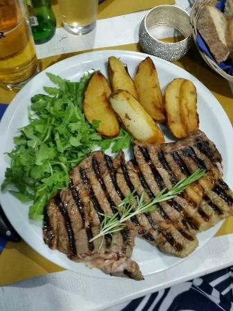 QBOO Risto Pub & Lounge Bar