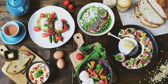 Calabur Cafe & Diner