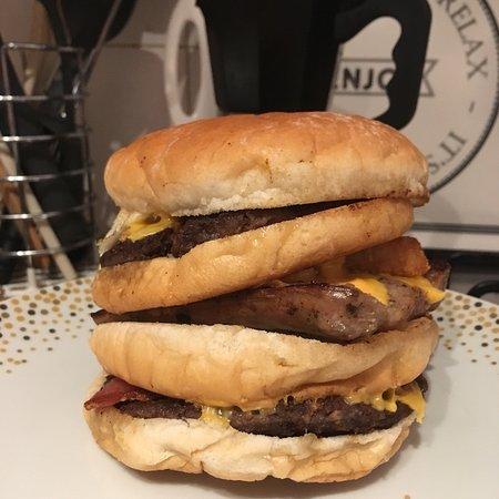 Charlies Breakfast and Burger Van