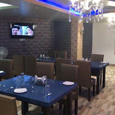 UPVAN restaurant and lounge