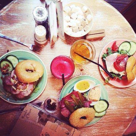 Bagels & Beans Bos en Lommer