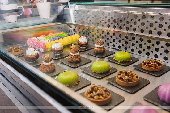 Latte Coffee & Desserts