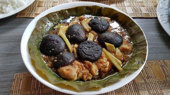 Confidant Restaurant & Bar