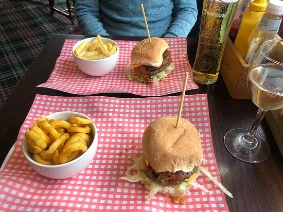 The Red Lion Luton Pub