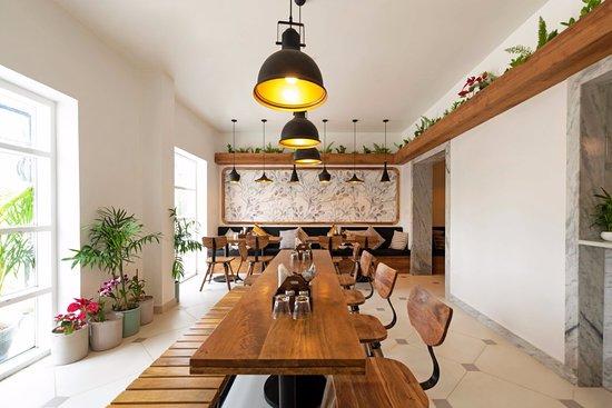 Napoli Pizzeria & Bistro