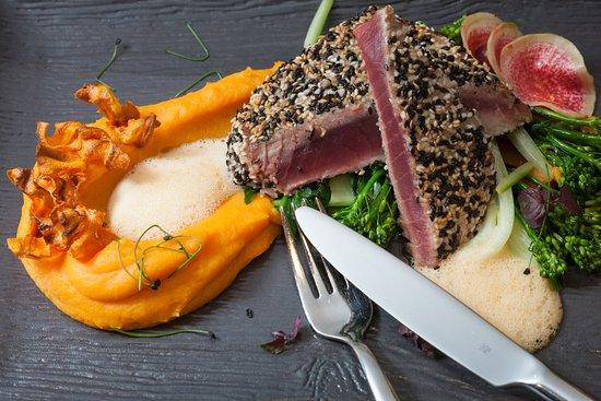 DADO Restaurant & Bar