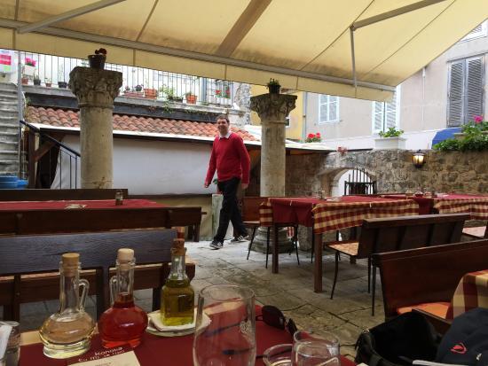 Konoba Tu Mi Je Lipo