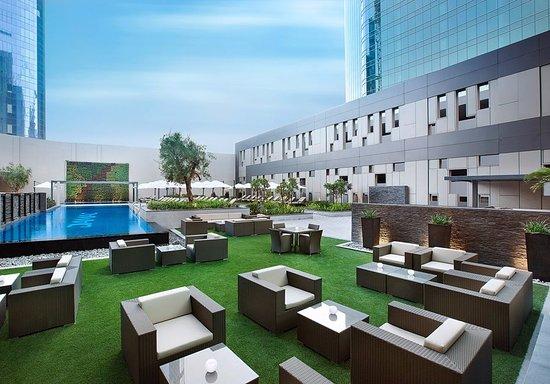 Zaitouna Bay Restaurant & Pool Lounge