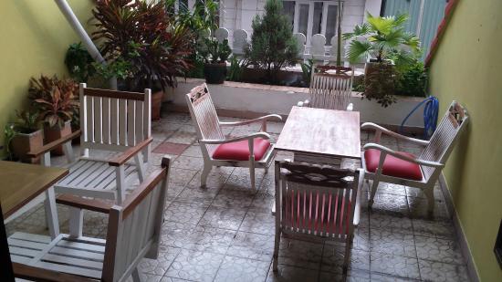 Urban House Coffee & Bistro