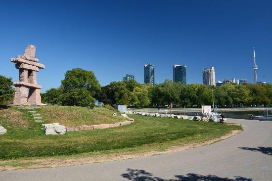 The Toronto Inukshuk Park
