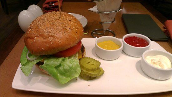 DEN. Drink Eat Network