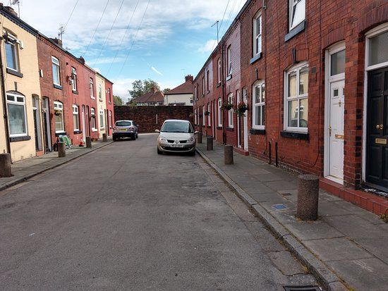12 Arnold Grove