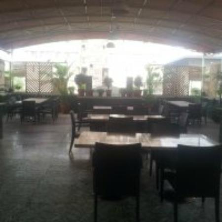 The Deck at Hotel Winway