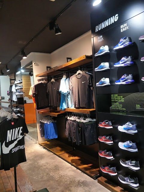 Cua Hang Giay Nike Le Van Sy