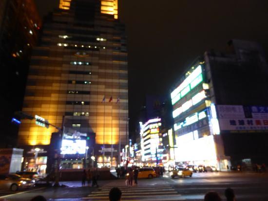 Shin Kong Life Tower