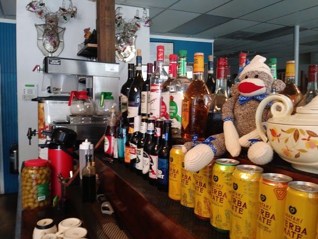 Polly's Bywater Cafe